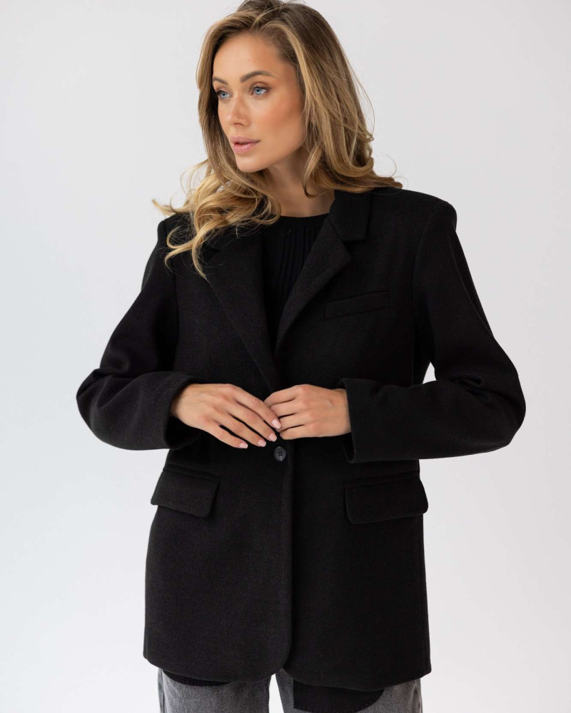 Жакет чорний утеплений L