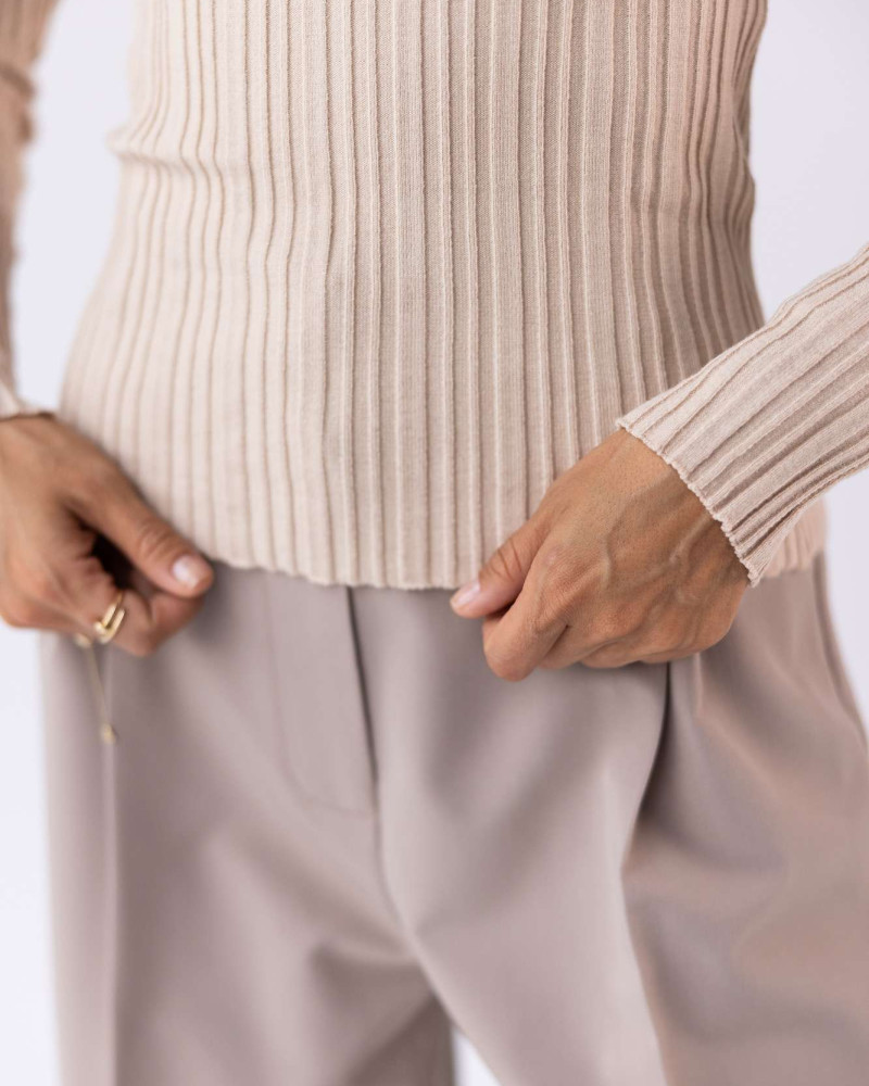 Лонгслів Бежевий