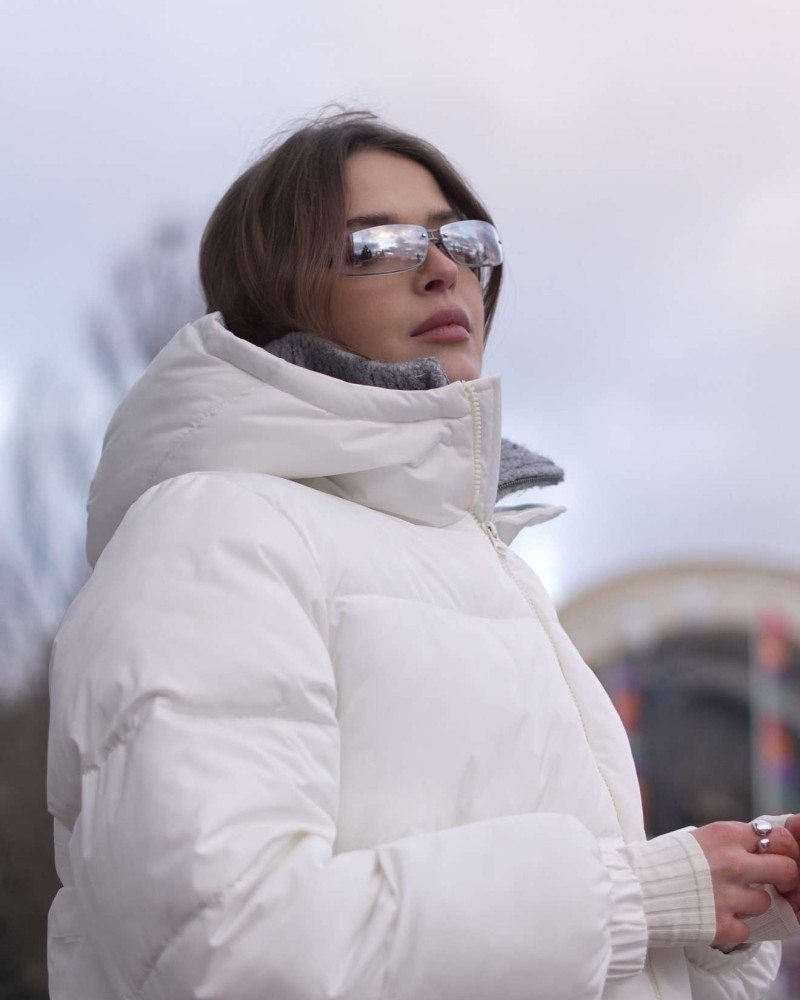 Пуховик Молочний M