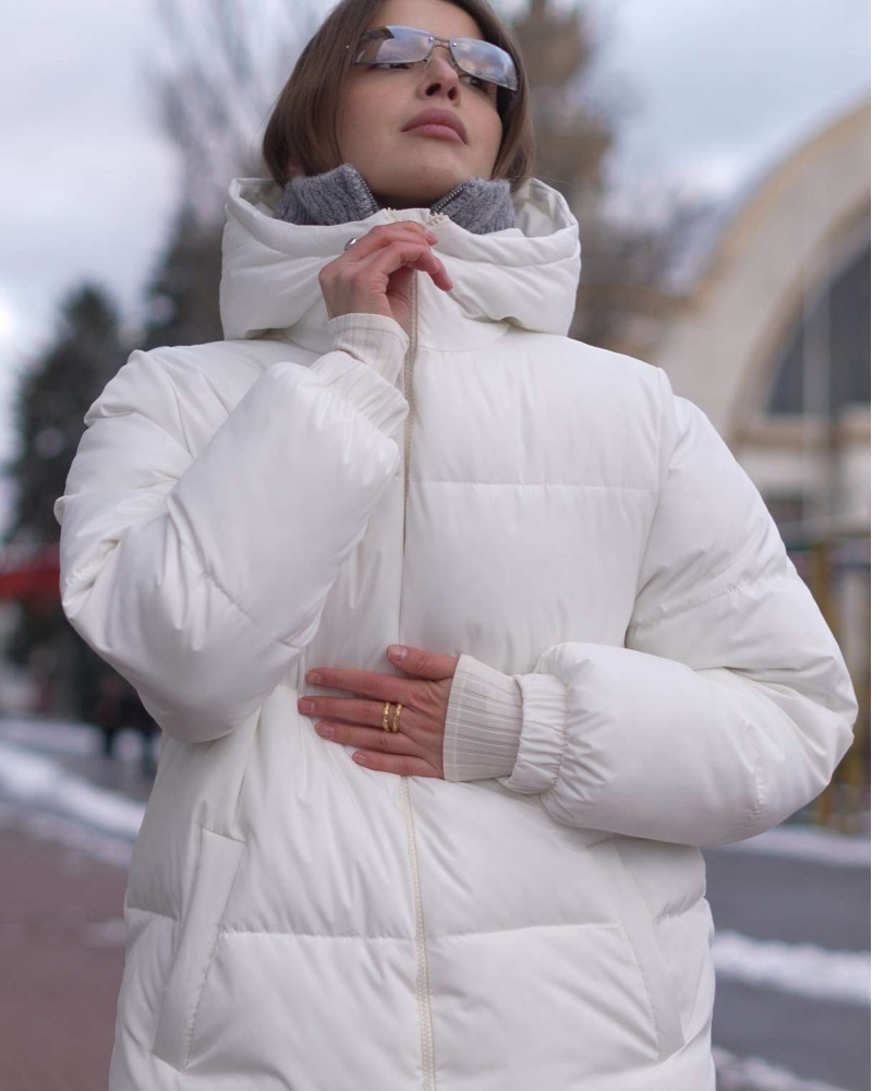 Пуховик Молочний M