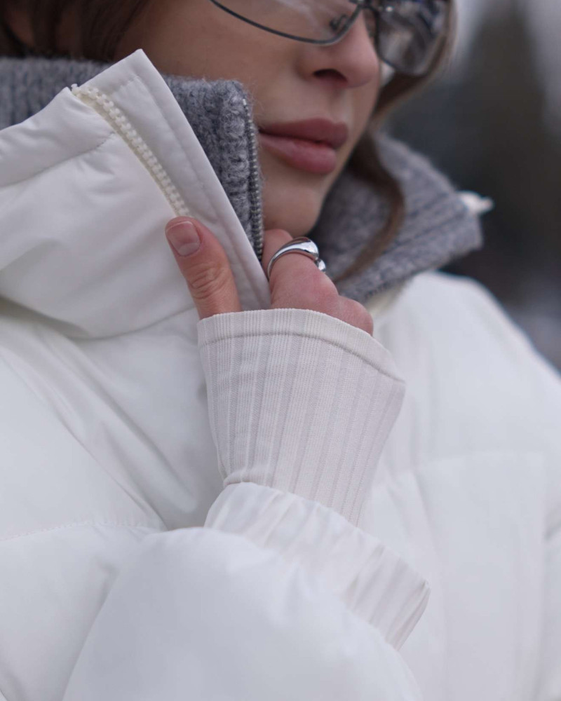 Пуховик Молочний M