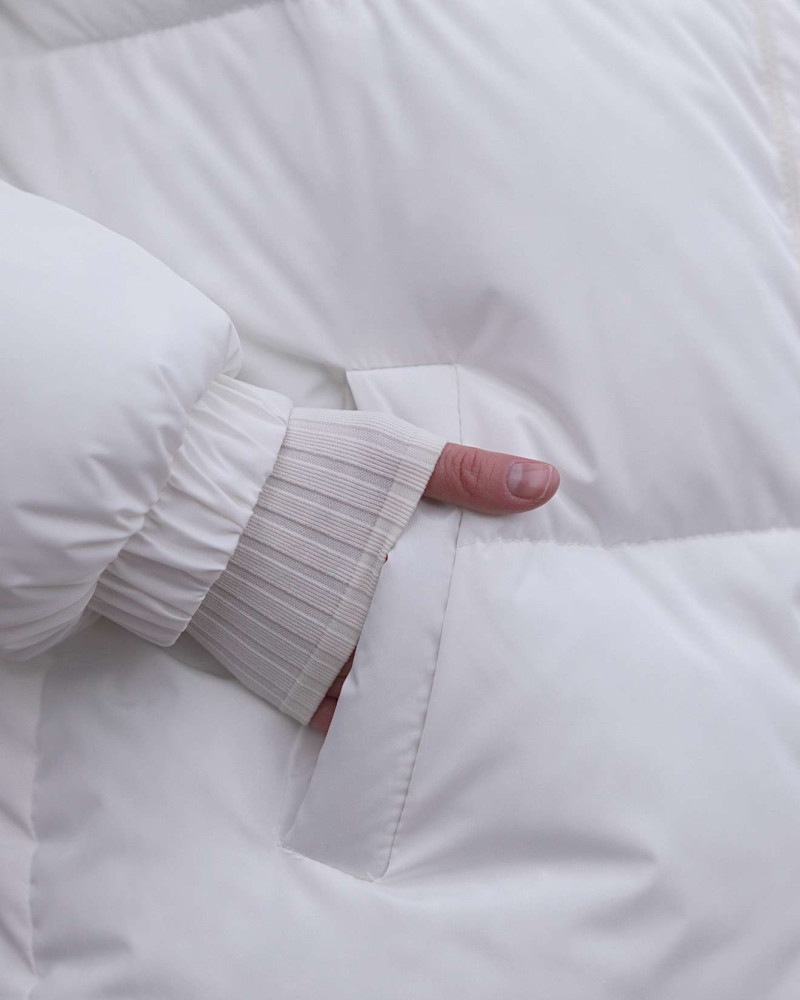 Пуховик Молочний M