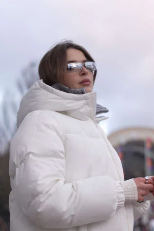 Пуховик Молочний M