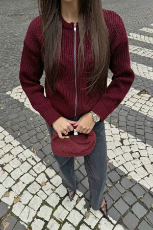 Sweater with a zipper