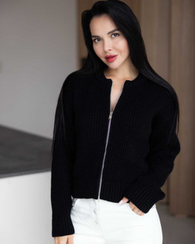 Sweater with a zipper