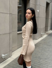 Силуетна в'язана сукня Бежева