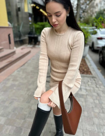 Силуетна в'язана сукня Бежева