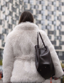 Шуба з довгого еко-хутра Біла S