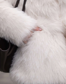 Шуба з довгого еко-хутра Біла S