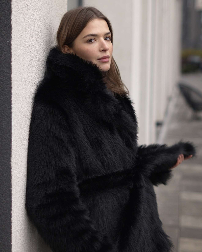 Шуба з довгого еко-хутра Чорна L