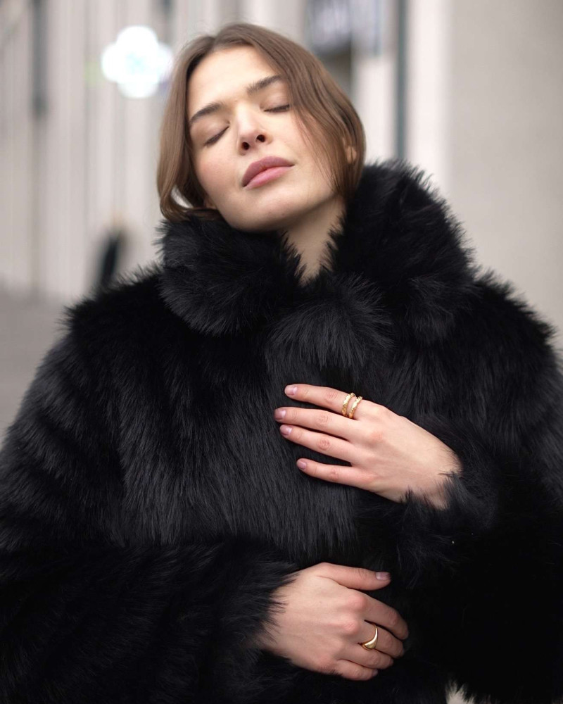 Шуба з довгого еко-хутра Чорна L